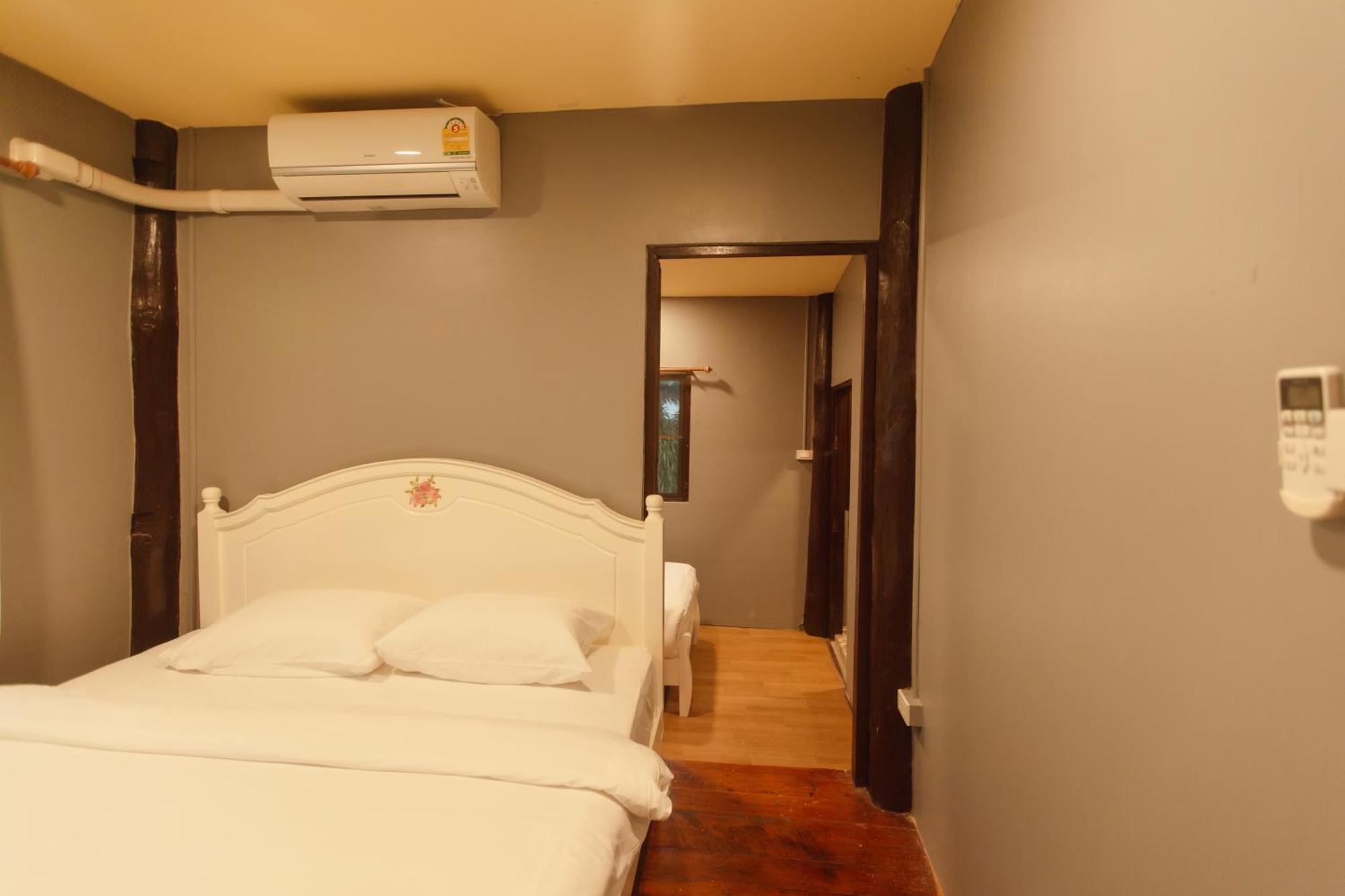 Agga Cnx Hostel Чиангмай Экстерьер фото