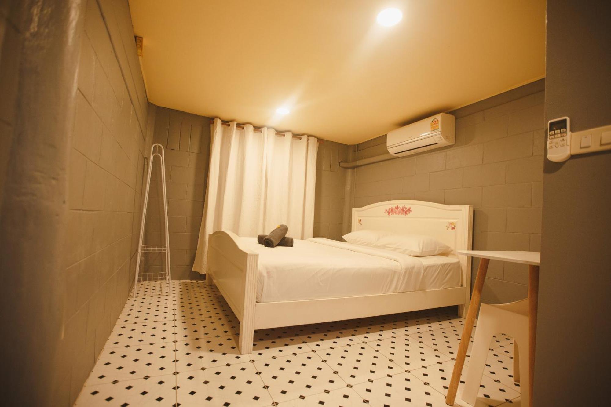 Agga Cnx Hostel Чиангмай Экстерьер фото